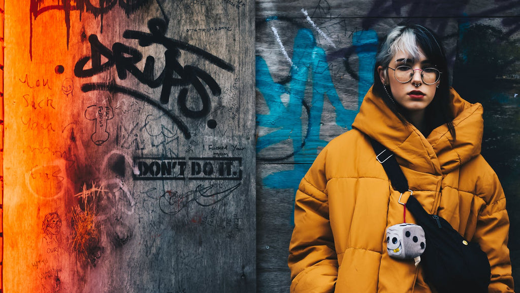 Comment moderniser un look classique ?
