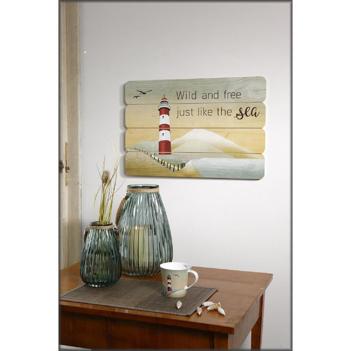 Goebel Lighthouse / Wild and free Wandbild