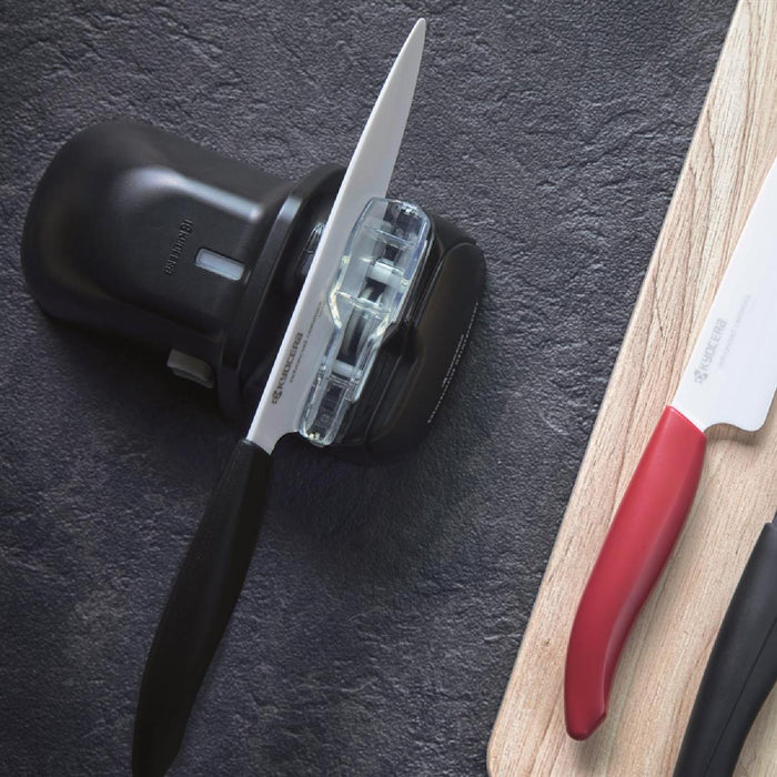 KYOCERA Diamant-Messerschärfer für Keramik- und Stahlklingen, batterie