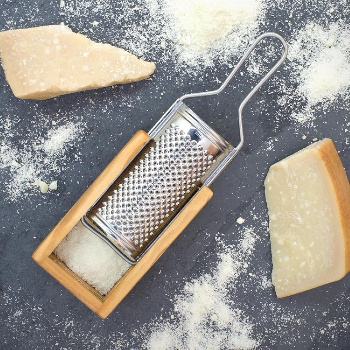 BÉRARD Parmesan Box mit Reibe, 15 x 7 x 8,5 cm