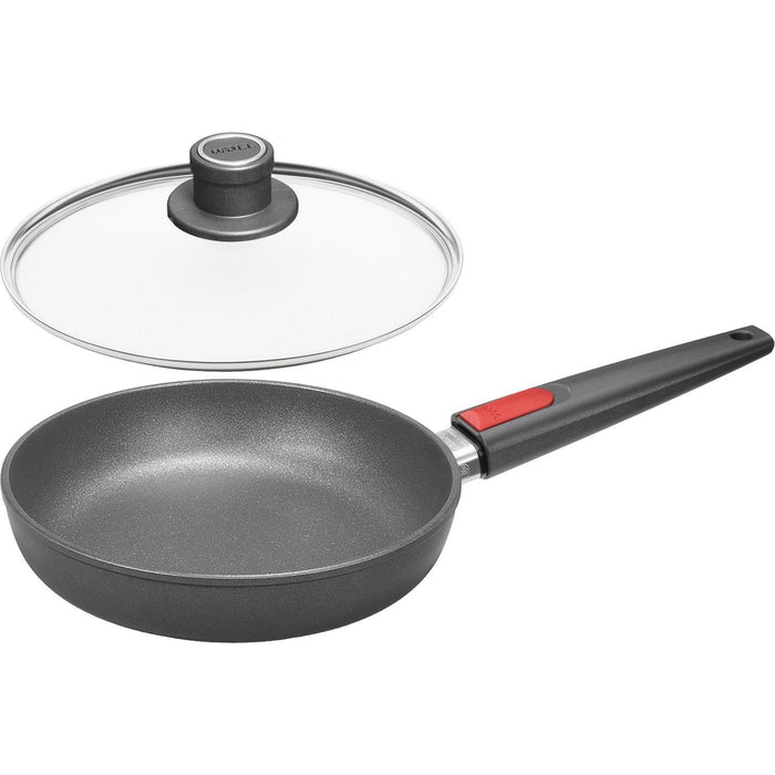 Woll, Gusspfanne Titanium Nowo 20 cm, flach mit Sicherheitsglasdeckel