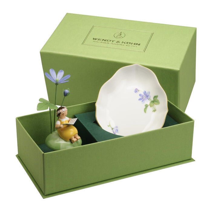 Wendt & Kühn Mädchen mit Leberblümchen, auf Hügel, mit Schale aus Meissner Porzellan