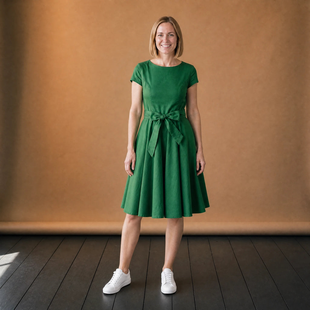 Robe année 50 verte à jupe évasée et ceinture nouée - VETEMENT Studio FEMME