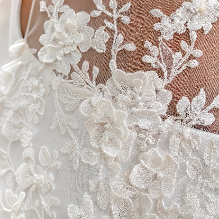 Robe Mariée Vintage Dentelle Fleur - close-up détail matière