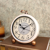 reveil-retro-creatif-etudiant