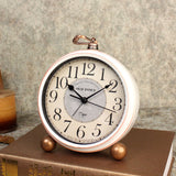 reveil-retro-creatif-etudiant