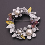 broche-couronne-de-perles-vintage-classique
