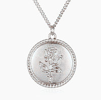   medaille-vintage-femme