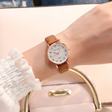    montre-bracelet-cuir-femme-vintage